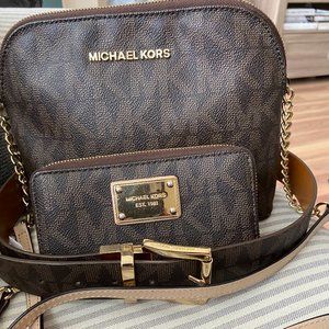 Michael Kors Purse Shoulder Bag ( FREE wallet & belt included)